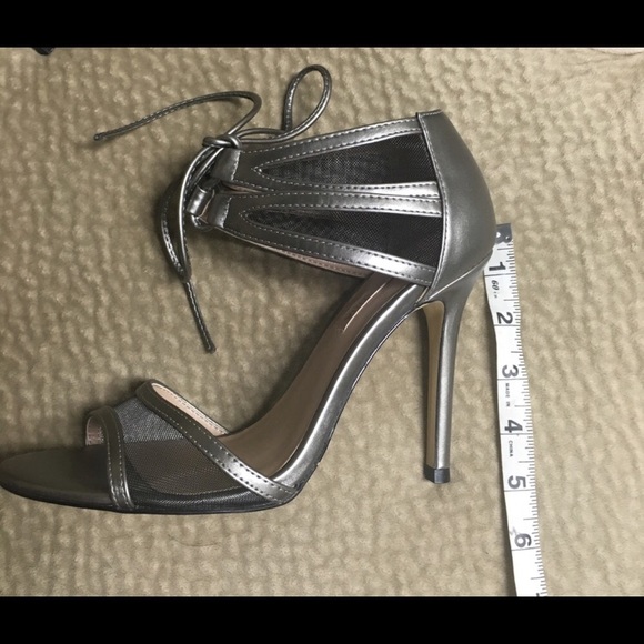Bcbgmaxazria Metallic heels size 8 - Picture 3 of 8